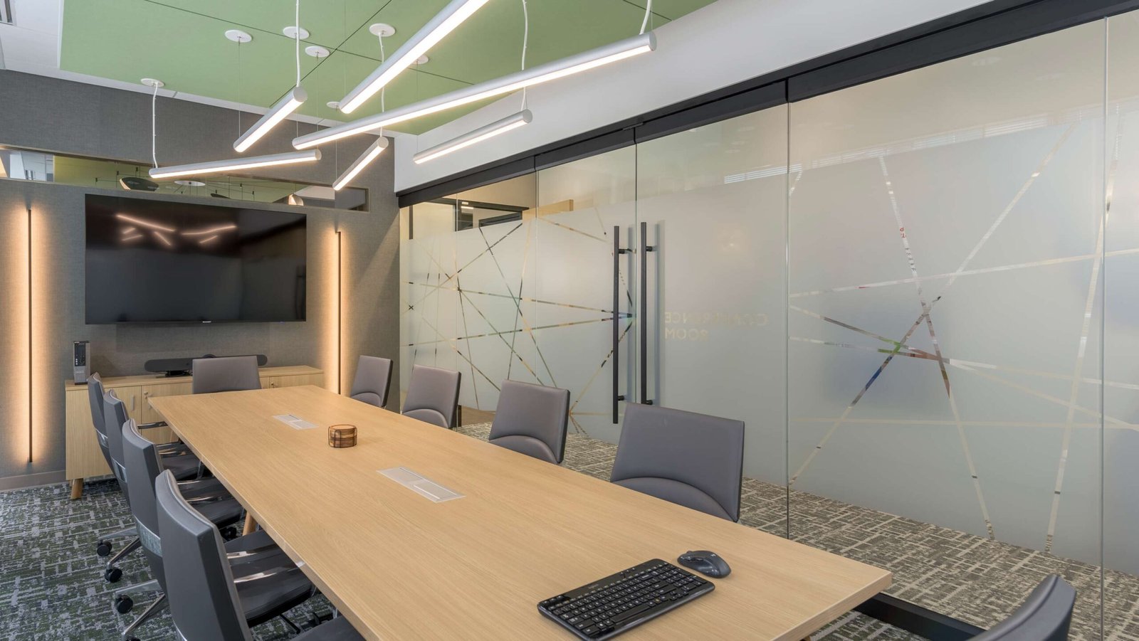 maple-lawn-conference-room